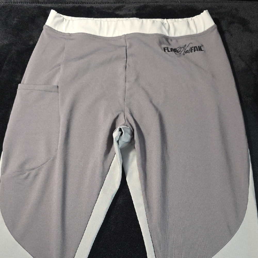 Flag Nor Fail Gray and White Leggings